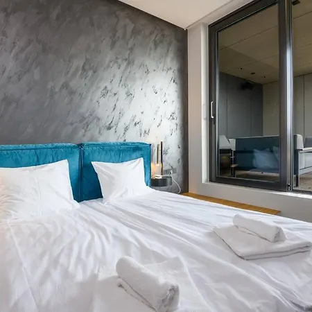 Luxury Penthouse Apartament Parnawa